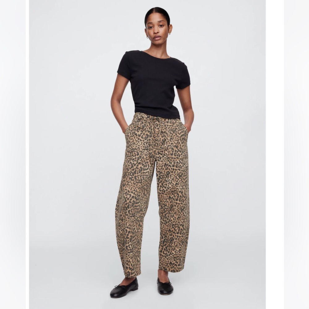 GAP Mid Rise Leopard Print Pull-On Barrel Jeans